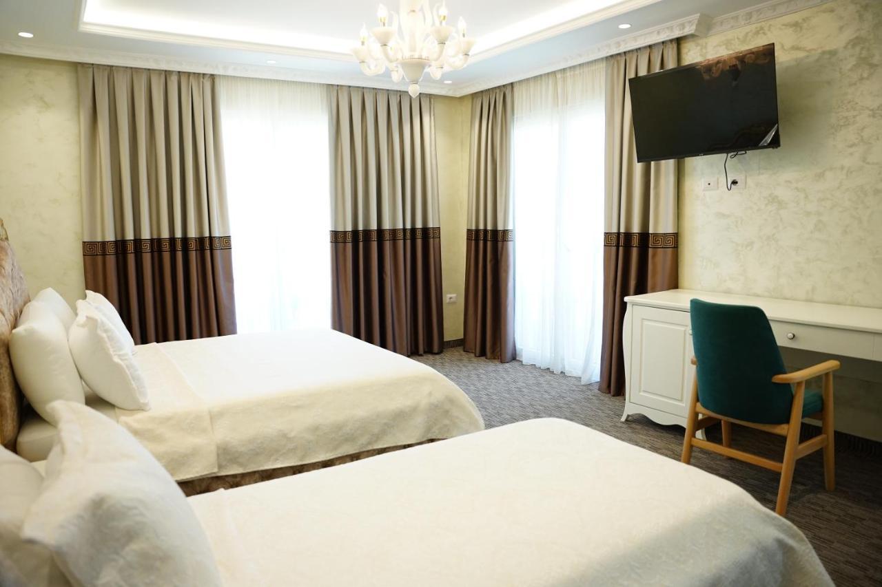Eiffel Hotel